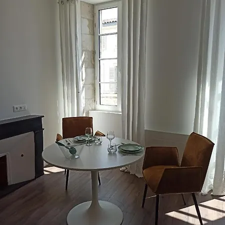 Tour De La Lanterne Apartment